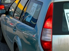 Diesel droższy o 1/3, kierowcy wyszli na ulice. Policja odcina protestujących