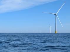 Kryzys paliwowy weryfikuje energetyczne plany i pomaga OZE