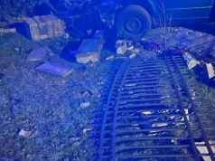 22-latek wjechał w ogrodzenie, zostawił pasażera i uciekł pieszo. Został zatrzymany w miejscu zamieszkania – miał ponad 2 promile alkoholu