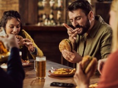 Zrobiła urodziny w restauracji. Goście oniemieli, gdy przyszedł rachunek