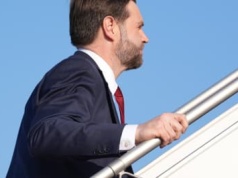 Fiasko rozmów między USA a Iranem. Vance wrócił do domu