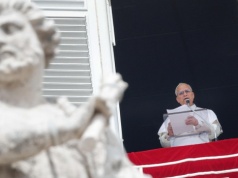 „Jestem blisko ukochanego narodu Libańskiego”. Leon XIV solidarny z bombardowanymi przez Izrael