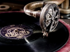 Czas starej płyty. Moda na winyle nie słabnie