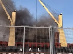 Pożar statku w gdańskim porcie. Załoga próbowała sama ugasić ogień