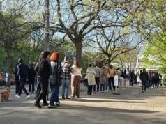 Tłumy przed lokalami wyborczymi na Węgrzech. Od rana padały rekordy frekwencji