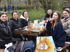 Ukraińcy dziś obchodzą Wielkanoc. Ich sposób na świętowanie? Grillowanie