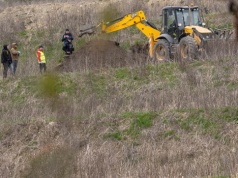 Prokurator wjechał z koparką na teren nielegalnego wysypiska? W Kurowie znów coś się dzieje