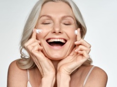 Dermatolog ujawnia: To ​​ma większą moc przeciwstarzeniową, niż drogie kremy