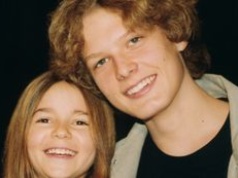 Tak dziś wyglądają filmowi Staś i Nel z "W pustyni i w puszczy"! Adam Fidusiewicz i Karolina Kawka pokazali wspólne zdjęcie (FOTO)