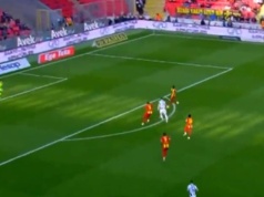 Polski napastnik zachwyca w czołowej lidze! Piąty gol w piątym meczu