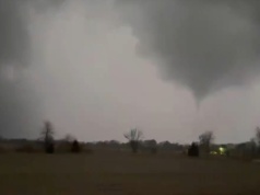 Mieszkańcy Illinois poszkodowani przez gwałtowne burze i tornada otrzymają pomoc