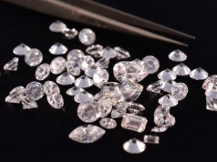 Prezydent u króla: afrykański kraj, za arabskie pieniądze, chce przejąć światowego giganta