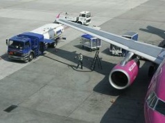 Koniec taniego latania? Paliwa brakuje, a ceny biletów zaraz wystrzelą. "Linie będą odwoływać loty"