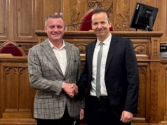 Gratulacje dla naszych węgierskich przyjaciół z Mi Hazank Mozgalom