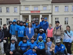 Niebieski rajd wyruszył z Żychlina. Rowerem po świadomość autyzmu