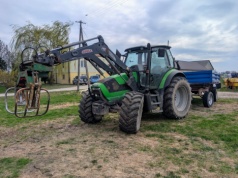 Ładowacz czołowy na drodze. Czego nie wolno robić i za co grozi mandat?