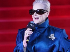 Mocny kolor, mocna sylwetka. Meryl Streep w kobalcie na premierze