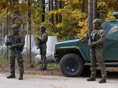 Buty jednak z logo. Ministerstwo poprawia rozporządzenie