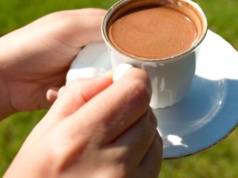 Pij kawę z tym dodatkiem. Rozkręca mózg jak karuzelę i poprawia metabolizm