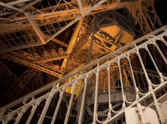 Zabytkowy fragment Wieży Eiffla zostanie wystawiony na aukcji