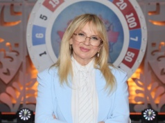 Rogalska kończy 56 lat. Jej odmładzające stylizacje wciąż robią furorę