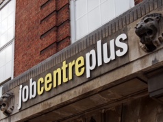 Świadczenia a przeprowadzka – przewodnik jak nie stracić wsparcia