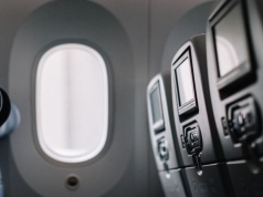 Awantura na pokładzie samolotu do Krakowa. Pasażer stwarzał zagrożenie