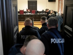 Tłum krzyczał "Borys!" pod sądem. Nowe fakty po strzelaninie w Bystrzycy Kłodzkiej