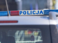 Walec zderzył się z ciężarówką na drodze Ciechanów-Glinojeck. Kierowca trafił do szpitala