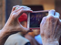 91-latka nie otworzyła drzwi policji. Była zajęta biciem rekordu w grze!