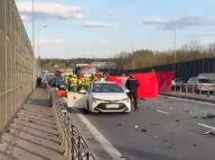 Ważny apel policji po śmiertelnym wypadku w Łomiankach. "Czerwony samochód"