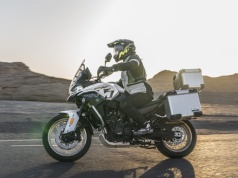 Pierwsze jazdy po zimie – błędy, które robi praktycznie każdy motocyklista