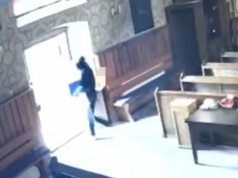 Wyniósł z kościoła wielką skarbonę z datkami. Wiemy, jak się tłumaczył