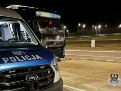 Policyjna kontrola tachografu w piątkowy wieczór: sąd i zatrzymanie uprawnień