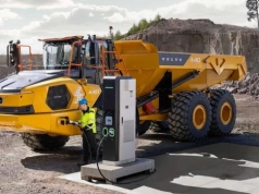 Od „Gravel Charlie” do A40 Electric. Volvo z masową produkcją przegubowych wozideł na baterie