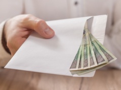 Ile pieniędzy do koperty na komunię w 2026 roku? Są kwoty