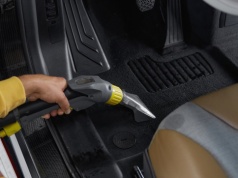 Sprzątanie auta nie musi być katorgą. Trzeba to robić z głową