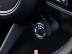 Ten przycisk nie zawsze podwyższa zużycie paliwa. Kluczowy jest moment jego użycia