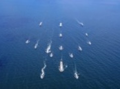 15 okrętów gotowych "niszczyć". USA rozpoczęły blokadę cieśniny Ormuz