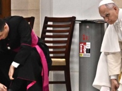 Papież odwiedził meczet. Mocne przemówienie w Algierze