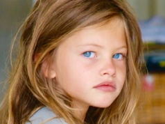 "Najpiękniejsza dziewczynka świata" ma już 25 lat! Niedawno się zaręczyła. Tak teraz wygląda