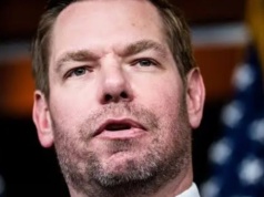 Amerykański kongresmen Eric Swalwell rezygnuje z Kongresu. Cztery kobiety oskarżyły go o molestowanie