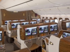 Puste miejsca ostatnim rzędzie samolotu to nie przypadek! Załoga skrywa mały sekret