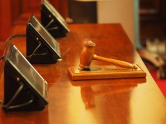 Związkowcy biją na alarm: reorganizacja sądów i prokuratur uderzy w małe miasta