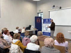 Ostrowieccy seniorzy gwiazdami telewizji. Spotkali się między innymi z Maciejem Orłosiem