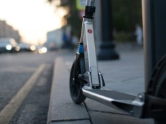 Jazda na czerwonym i wymuszanie pierwszeństwa. Oto grzechy główne użytkowników hulajnóg elektrycznych