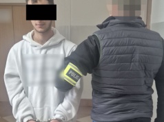 Wypłacali pieniądze metodą “na podszywacza” – zostali zatrzymani przez policjantów z Bemowa