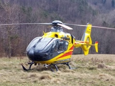 Wypadek podczas wycinki drzew, mężczyznę zabrał śmigłowiec LPR