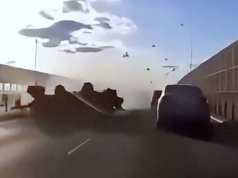 Jest nagranie wypadku w Łomiankach. Policja szuka świadka w czerwonym Renault