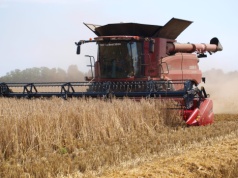 Ile płacą operatorom maszyn rolniczych? W tych krajach stawki są najwyższe